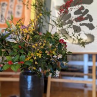 玄関で客様を迎えます